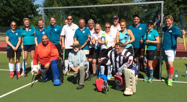 Teamfoto des Elternhockey 'MTV-Spätlese'